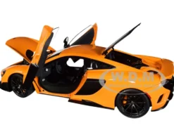 McLaren 675LT McLaren Orange 1/18 Model Car Autoart 76048