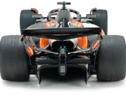 McLaren MCL39 #81 Oscar Piastri