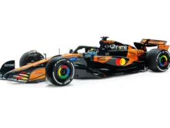 McLaren MCL39 #81 Oscar Piastri 