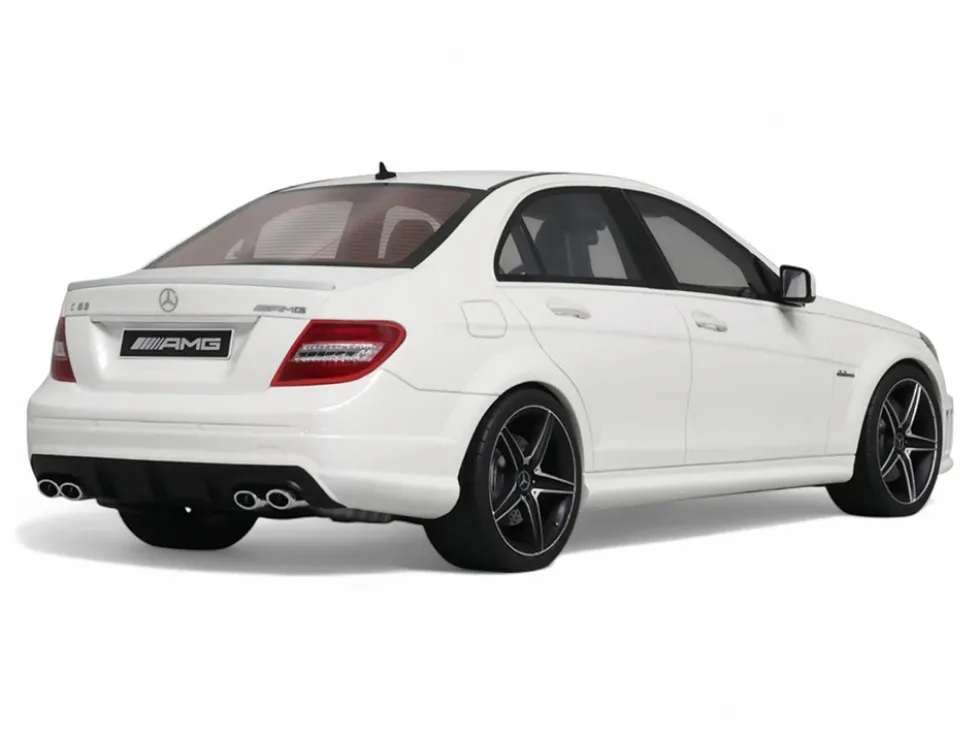 2007 Mercedes-Benz C63 AMG Diamond White 1/18 Model Car by GT Spirit