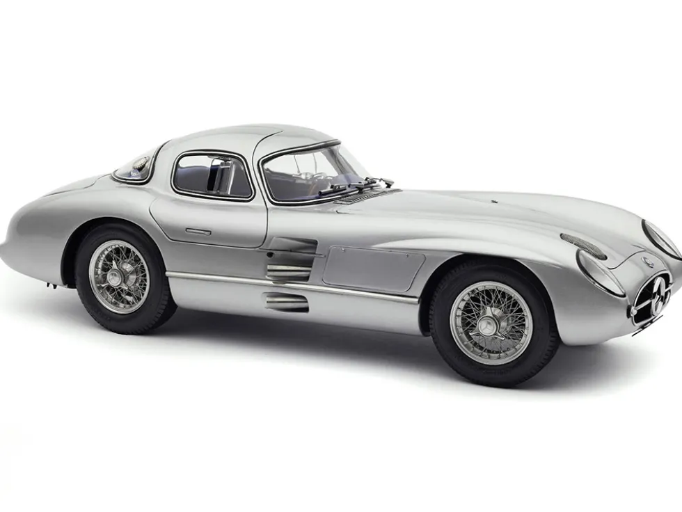 1955 Mercedes Benz 300 SLR Uhlenhaut Coupe Silver with Blue Interior 1/18 Diecast Model Car CMC M-243