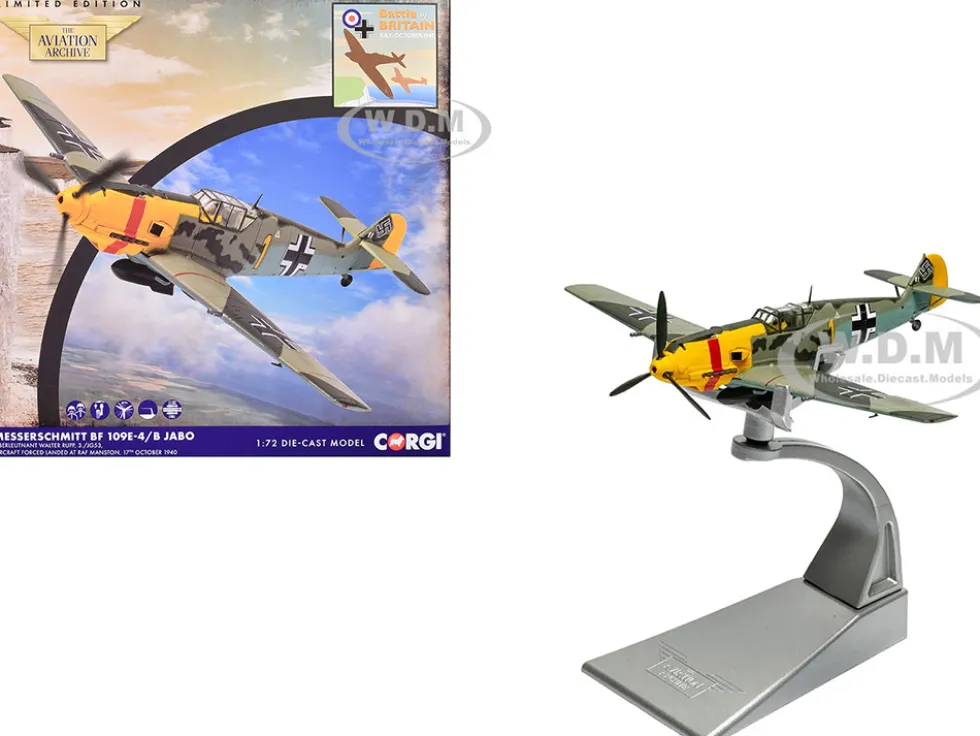 Messerschmitt Bf 109E-4/B Jabo Fighter-Bomber Aircraft "Oberleutnant Walter Rupp, 3./JG53, RAF Manston, Battle of Britain" (1940) German Luftwaffe "The Aviation Archive" Series 1/72 Diecast Model by Corgi