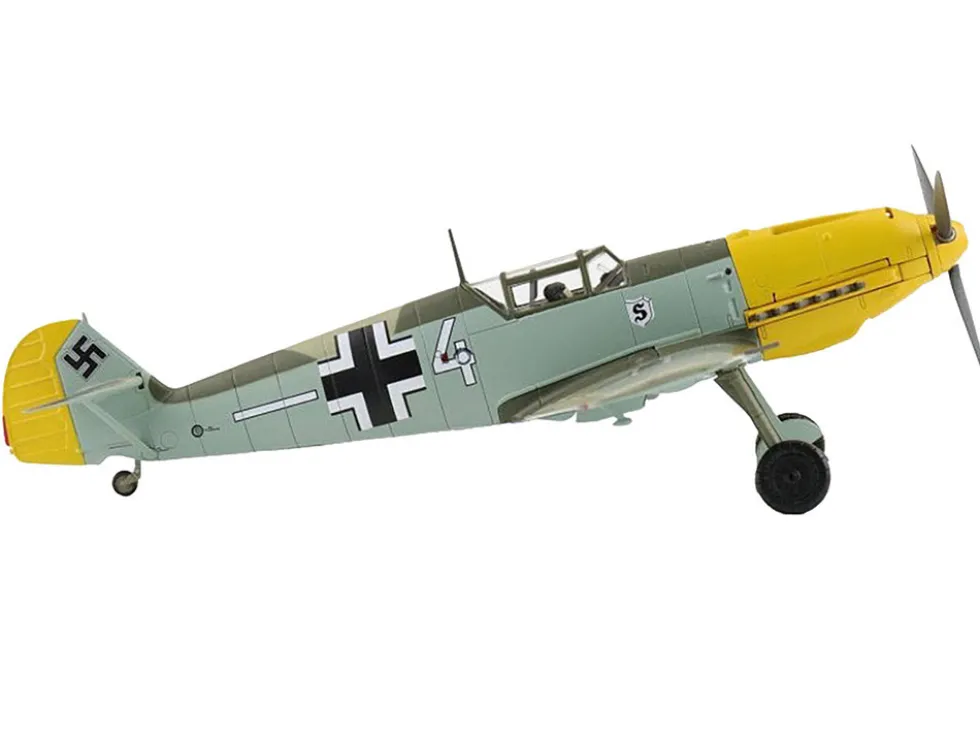 Messerschmitt Bf 109E-3 Fighter Aircraft "White 4, Unteroffizier Horst Perez, 4/JG 26" (1940) German Luftwaffe "Air Power Series" 1/48 Diecast Model by Hobby Master