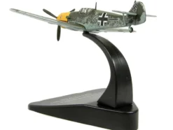 Messerschmitt Bf 109E 4 Fighter Plane Pilot Hauptmann Wolfgang Lippert GrpKdr II JG 27 1940 Oxford Aviation Series 1/72 Diecast Model Airplane Oxford Diecast AC002