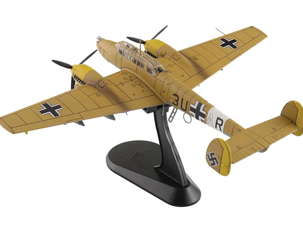 Messerschmitt BF 110E-2 Trop Fighter Aircraft "3U+AR, 7./ZG26, Italy" (1941) German Luftwaffe "Air Power Series" 1/72 Diecast Model by Hobby Master