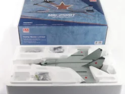 Mikoyan-Gurevich MiG-25RBT Aircraft "Red 46, 47th Guards Reconnaissance Aviation Regiment, 2nd Squadron" (2001) Russian Air Force "Air Power Series" 1/72 Diecast Model by Hobby Master