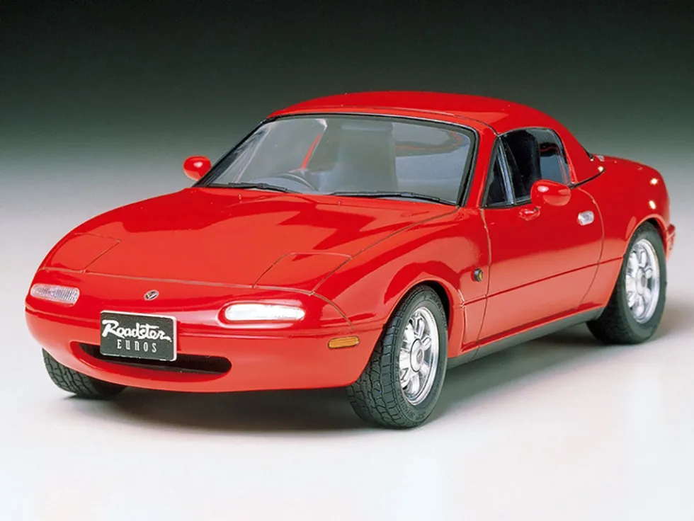 Model Kit Mazda Eunos Roadster 1/24 Scale Model by Tamiya