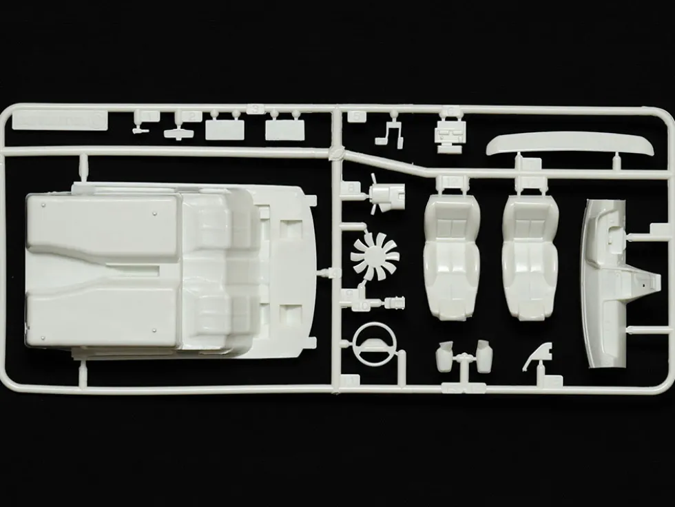Model Kit Toyota Soarer 3.0 GT RHD (Right Hand Drive) 1/24 Scale Model by Tamiya