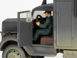 Opel Blitz Kfz 305 Ambulance Gray Weathered German Army Armoured Fighting Vehicle Series 1/32 Diecast Model Forces of Valor FOV-801101B