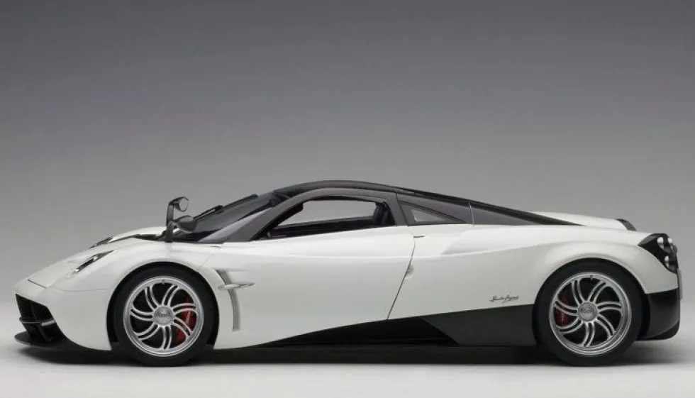 Pagani Huayra White 1/12 Model Car Autoart 12231