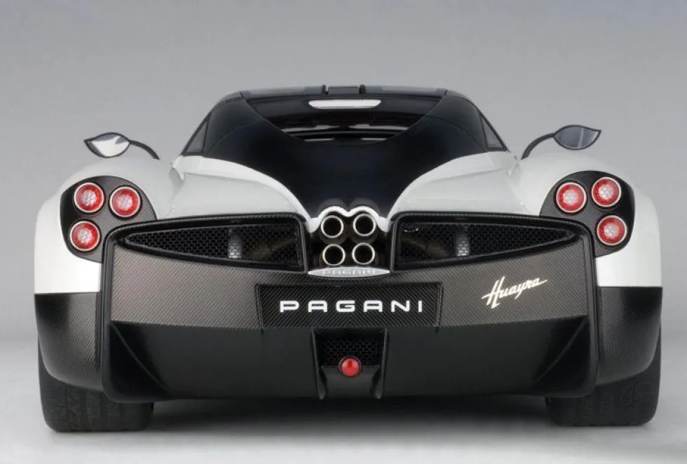 Pagani Huayra White 1/12 Model Car Autoart 12231