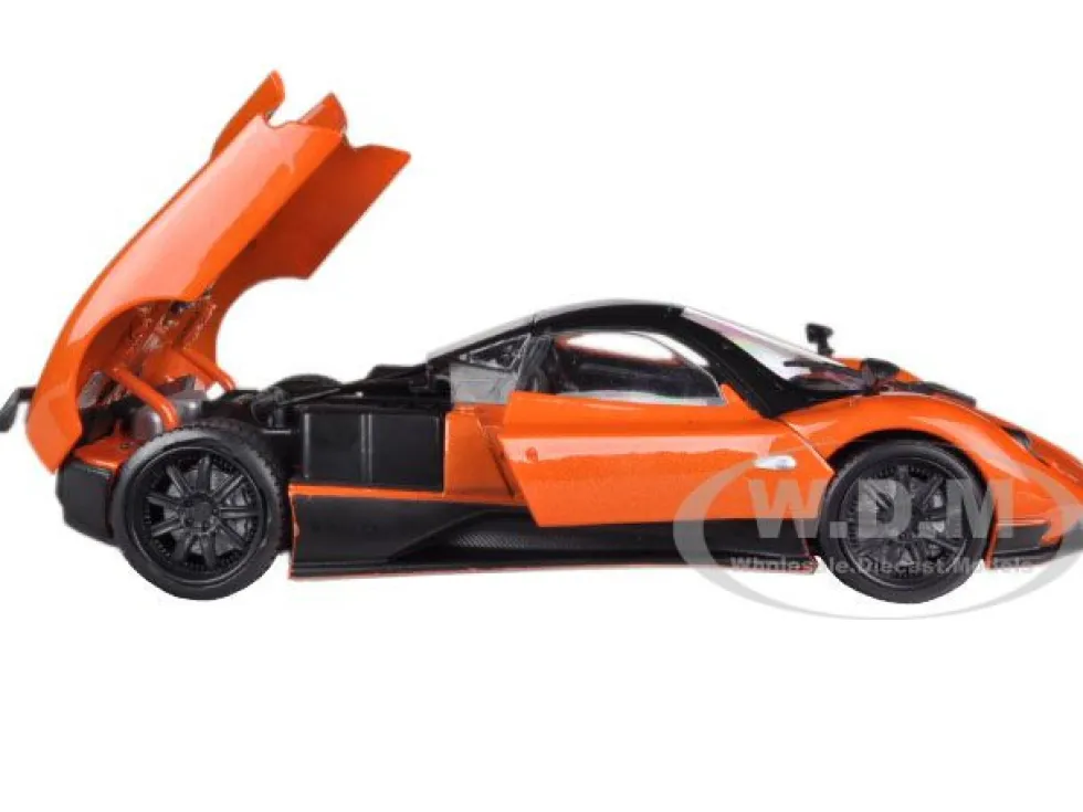 Pagani Zonda F Orange 1/24 Diecast Car Model Motormax 73369