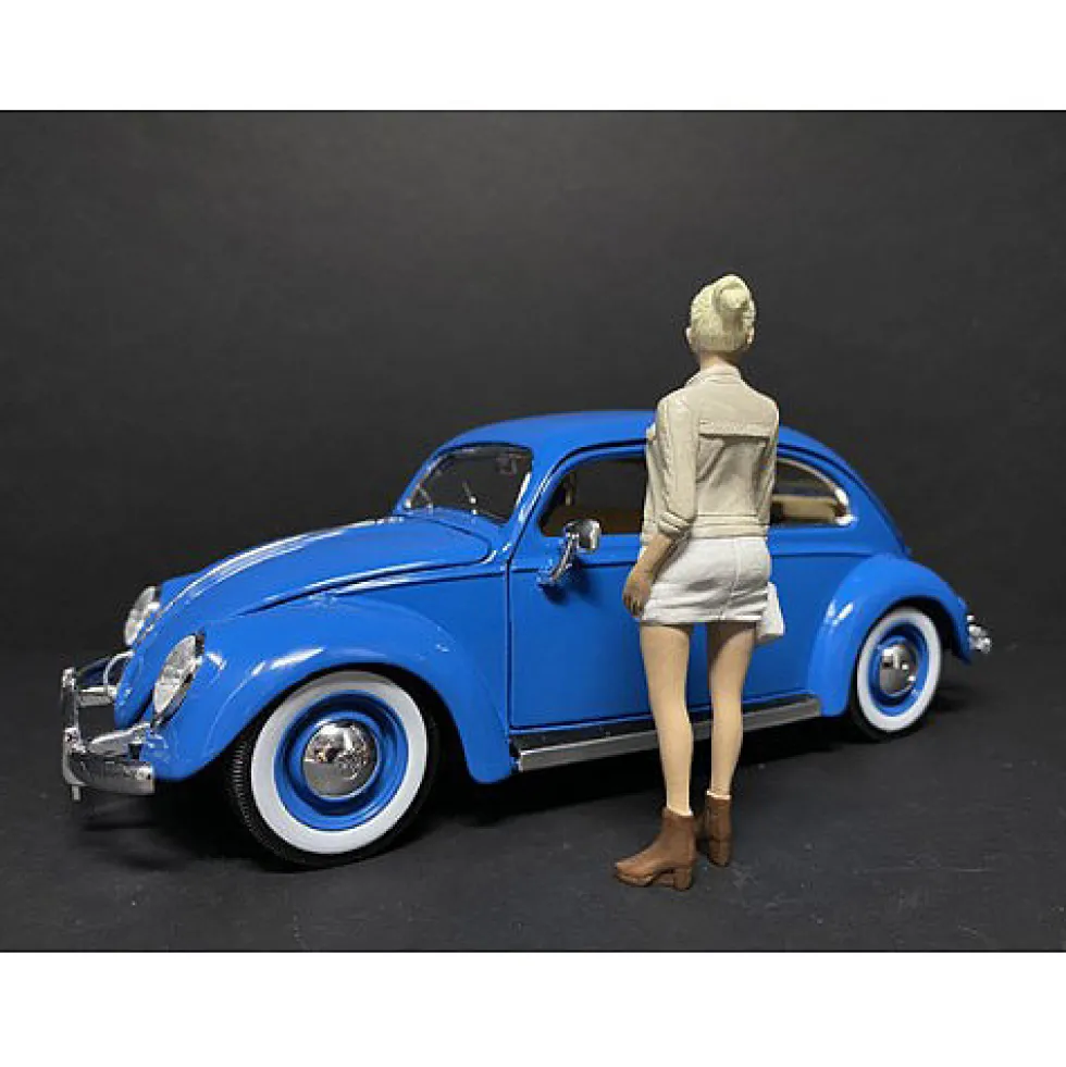 Partygoers Figurine IV for 1/24 Scale Models American Diorama 38324