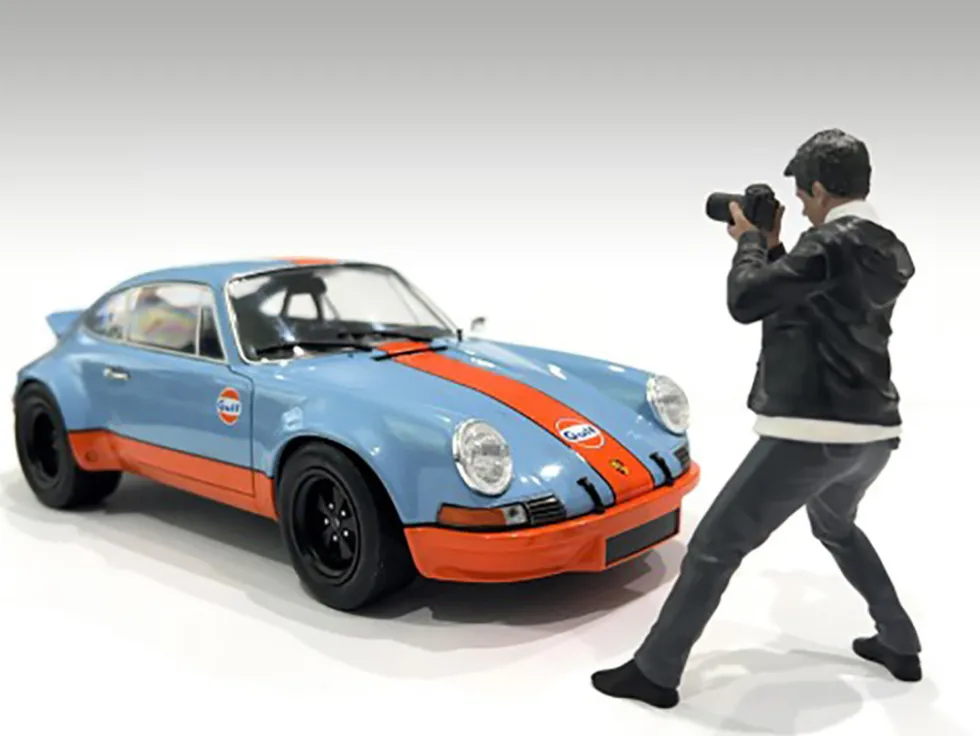 Photographers Figure #6 for 1/24 Scale Models by American Diorama