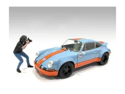 Photographers Figure #4 for 1/24 Scale Models by American Diorama