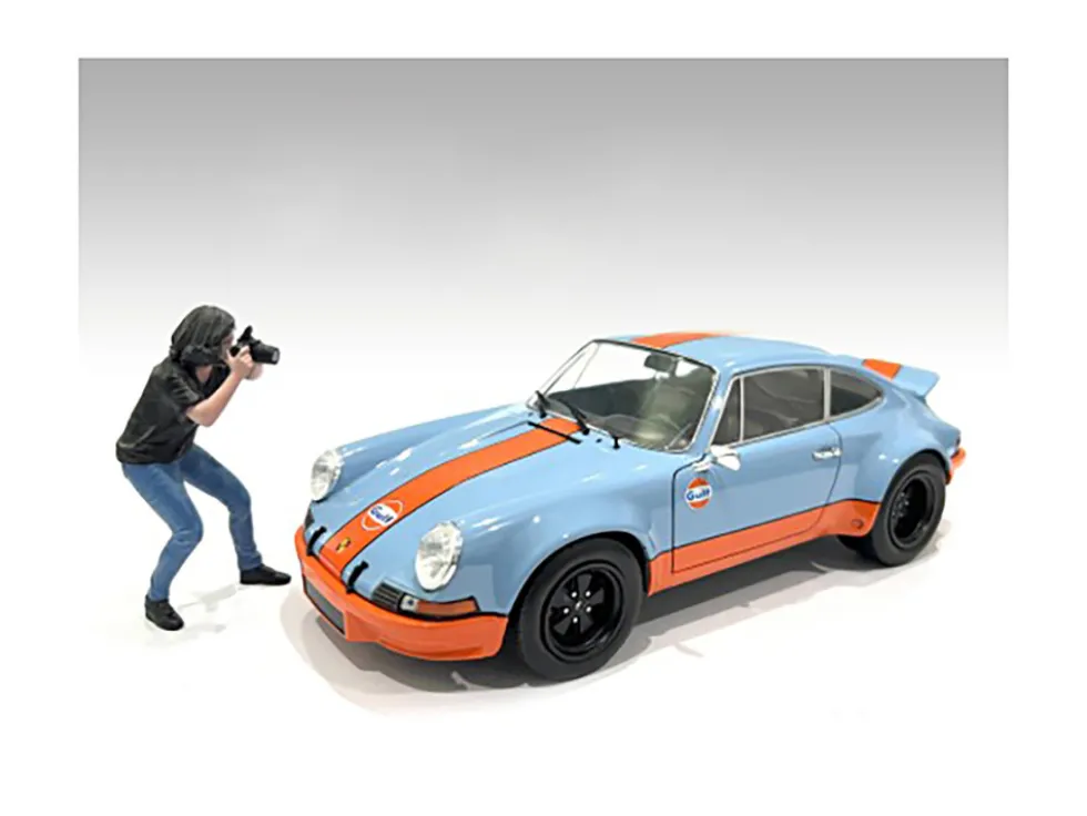 Photographers Figure #4 for 1/24 Scale Models by American Diorama