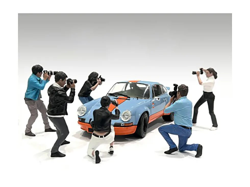Photographers 6 piece Figure Set for 1/24 Scale Models by American Diorama
