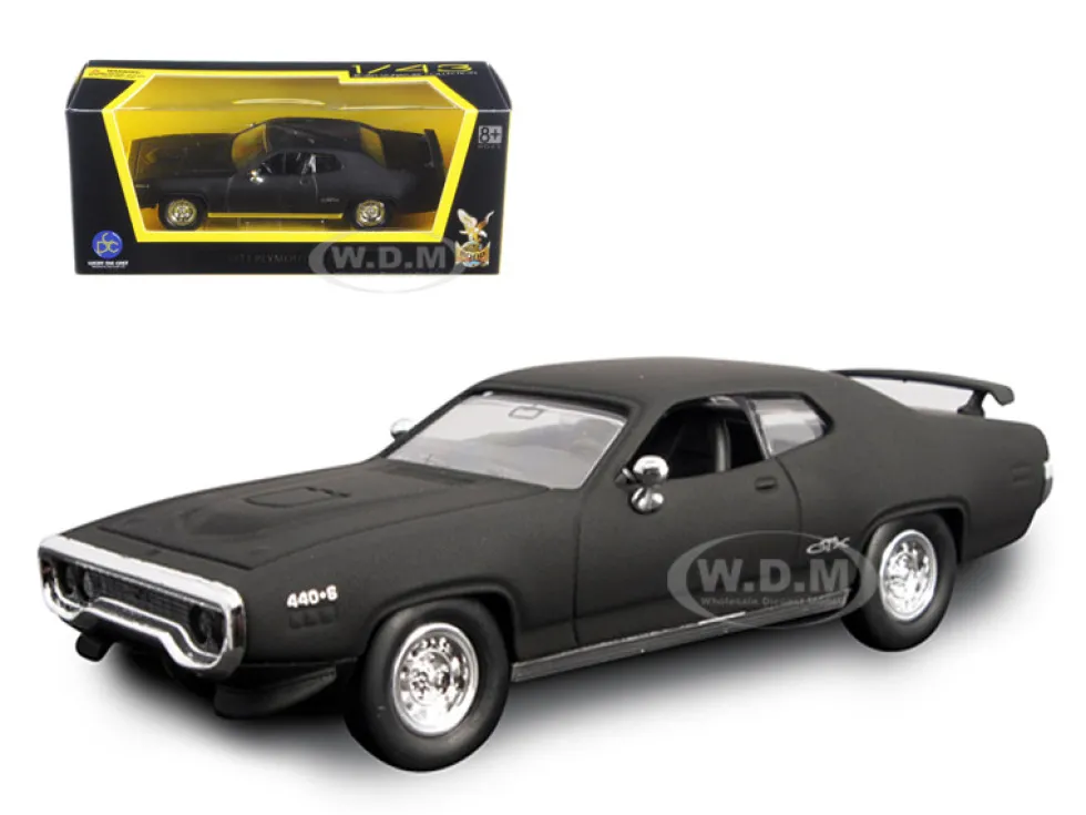 1971 Plymouth GTX Matt Black 1/43 Diecast Model Car Road Signature 94218