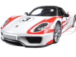 Porsche 918 Spyder Weissach #3 1/24 Diecast Model Car Bburago 28009
