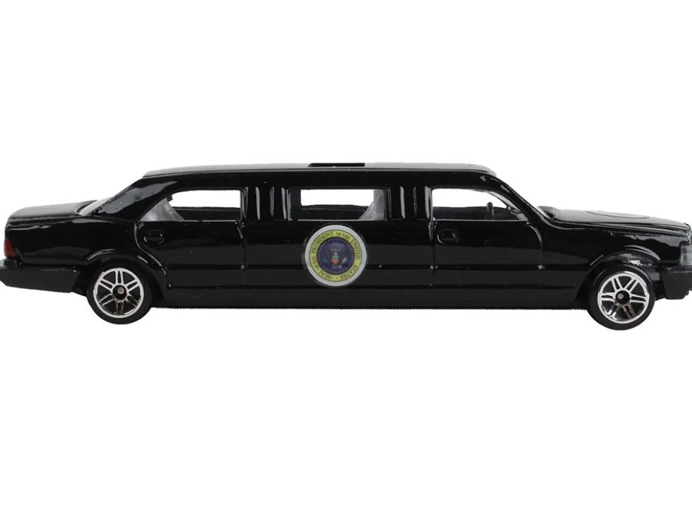 Presidential Limousine Black with Sunroof United States President Diecast Model Daron RT5739