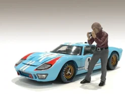 Race Day 1 Figurine II for 1/24 Scale Models American Diorama 76384