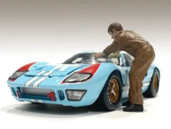 Race Day 1 Figurine V for 1/18 Scale Models American Diorama 76287