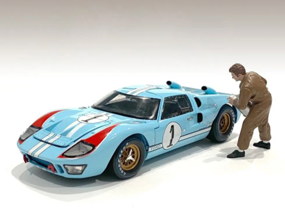 Race Day 1 Figurine VI for 1/24 Scale Models American Diorama 76388