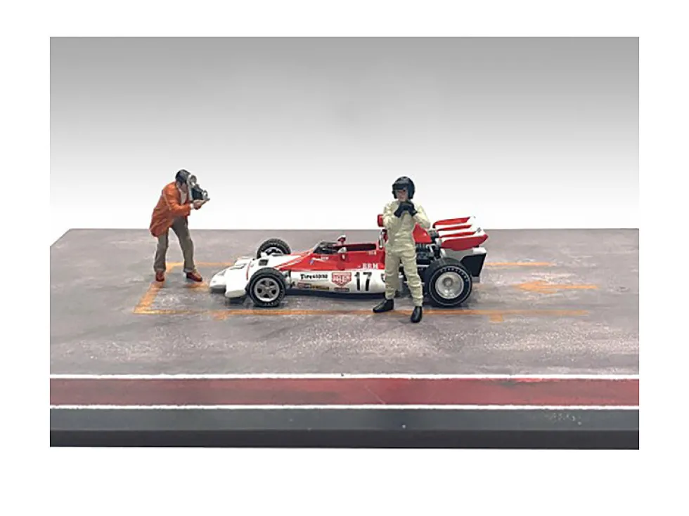 Race Day Two Diecast Figures Set 2 1/43 Scale Models American Diorama 38360