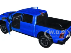 2019 RAM Rebel 1500 Crew Cab Pickup Truck Blue Metallic American Classics Series 1/24 1/27 Diecast Model Car Motormax 79358BL