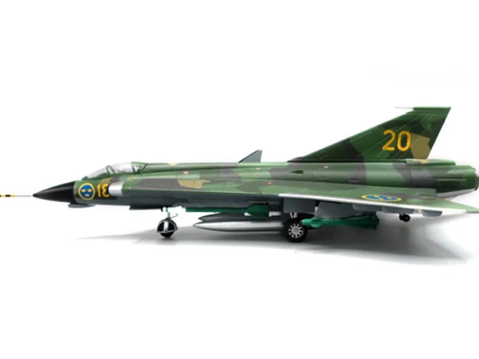 Saab J35J Draken Fighter Aircraft "Splinter Camouflage Scheme, F 18 Sodertorn Wing" (1972) Swedish Air Force 1/72 Diecast Model Airplane by Aviation 72