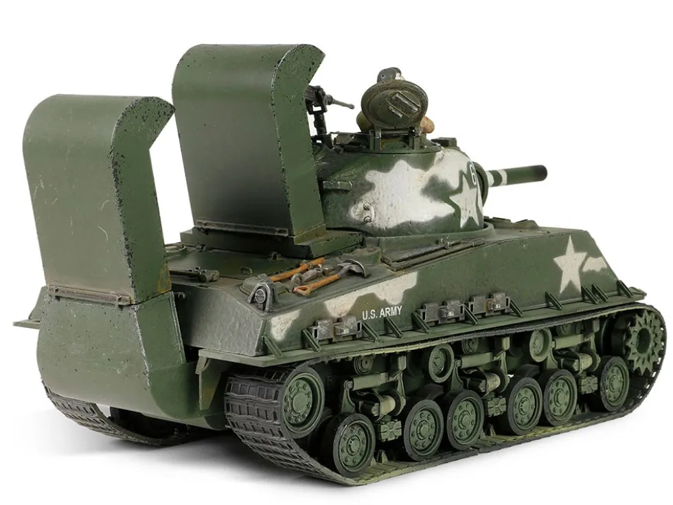 Sherman M4 (105) Howitzer Medium Tank "US Army, 711th Tank Battalion, Okinawa" (1945) "Engine Plus" Series 1/32 Diecast Model by Metal Proud - www.diecastmodelswholesale.com
