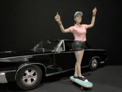 Skateboarders Figurines 4 piece Set for 1/24 Scale Models American Diorama 38340 38341 38342 38343