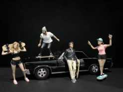 Skateboarders Figurines 4 piece Set for 1/24 Scale Models American Diorama 38340 38341 38342 38343