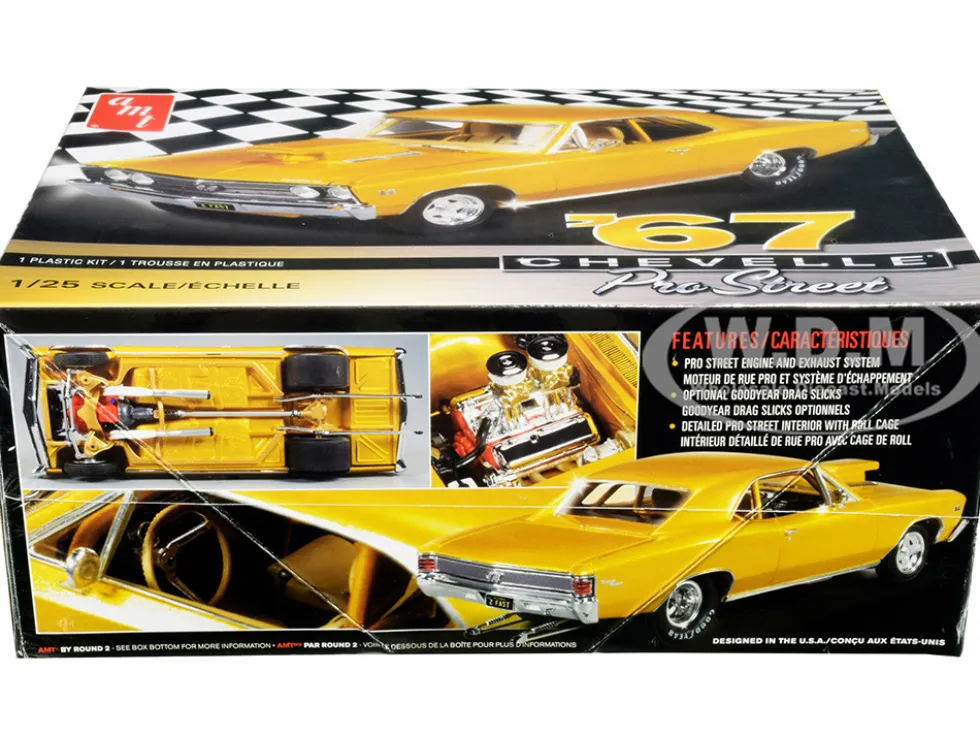 Skill 2 Model Kit 1967 Chevrolet Chevelle Pro Street 1/25 Scale Model AMT AMT876 M