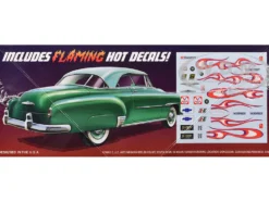 Skill 2 Model Kit 1951 Chevrolet Cruiser 3-in-1 Kit 1/25 Scale Model by AMT