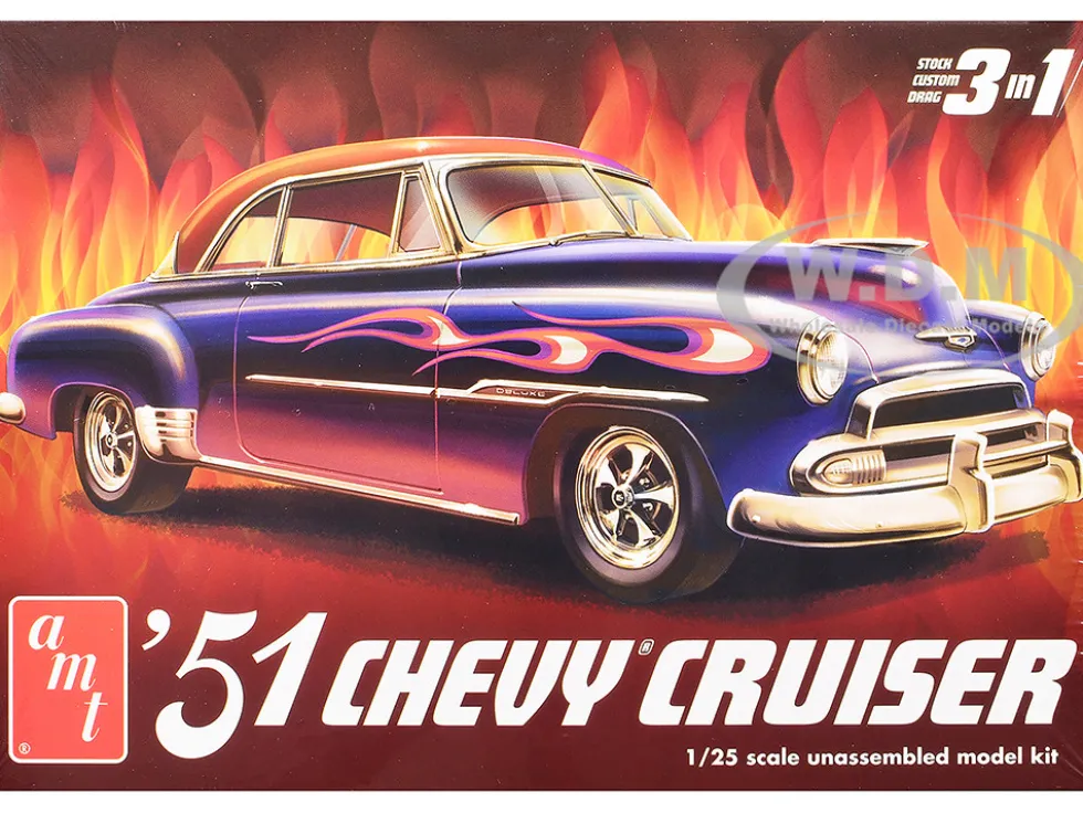Skill 2 Model Kit 1951 Chevrolet Cruiser 3-in-1 Kit 1/25 Scale Model by AMT