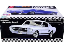 Skill 2 Model Kit 1967 Ford Mustang GT Fastback 1/25 Scale Model AMT AMT1241