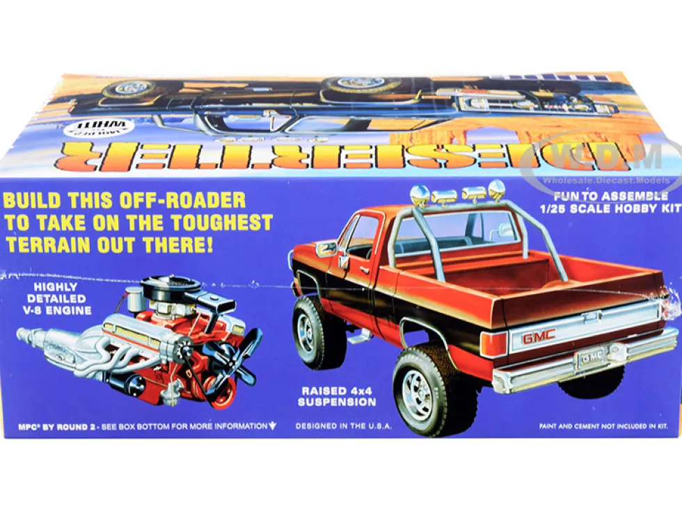 Skill 2 Model Kit 1984 GMC Pickup Truck Molded in White Deserter 1/25 Scale Model MPC MPC847