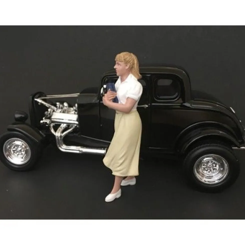 50's Style Figure VIII for 1:24 Scale Models by American Diorama 38258
