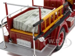 1928 Studebaker Fire Engine 1/32 Diecast Model Car Signature Models 32347