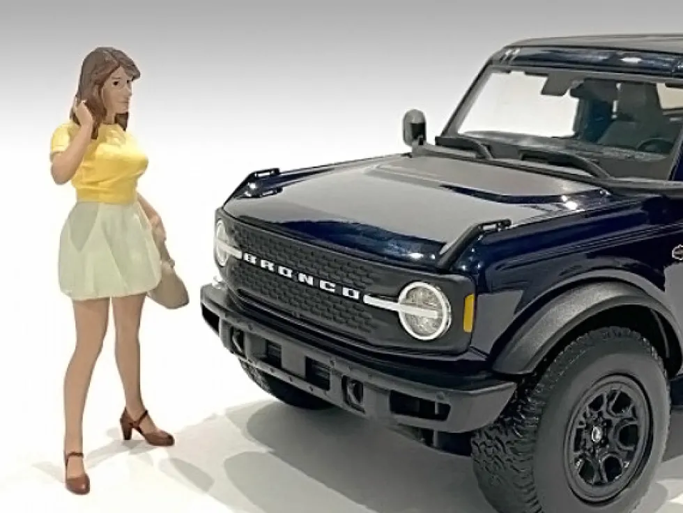 The Dealership Customer II Figurine for 1/24 Scale Models American Diorama 76409