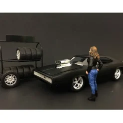 The Street Racing Crew Figure IV For 1:18 Scale Models American Diorama 77434