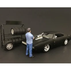 The Street Racing Crew Figure II For 1:18 Scale Models American Diorama 77432