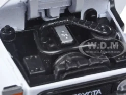 Toyota FJ40 Land Cruiser White 