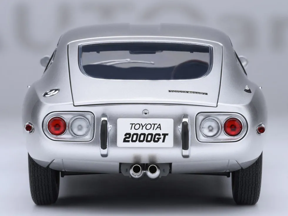1967 Toyota 2000GT RHD (Right Hand Drive) Silver Metallic 1/18 Model Car by Autoart