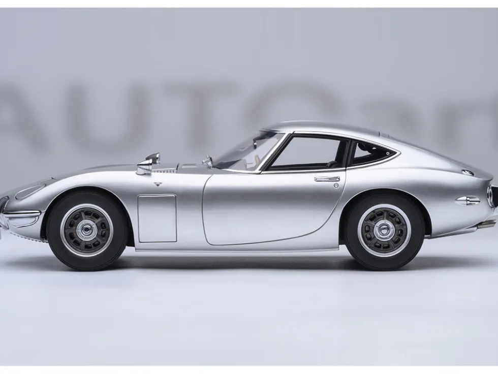 1967 Toyota 2000GT RHD (Right Hand Drive) Silver Metallic 1/18 Model Car by Autoart