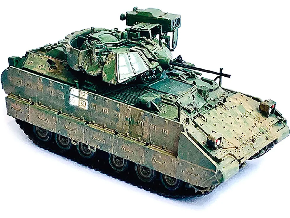 Ukraine M2A2 ODS Light Tank Green Camouflage Weathered NEO Dragon Armor Series 1/72 Plastic Model Dragon Models 63508