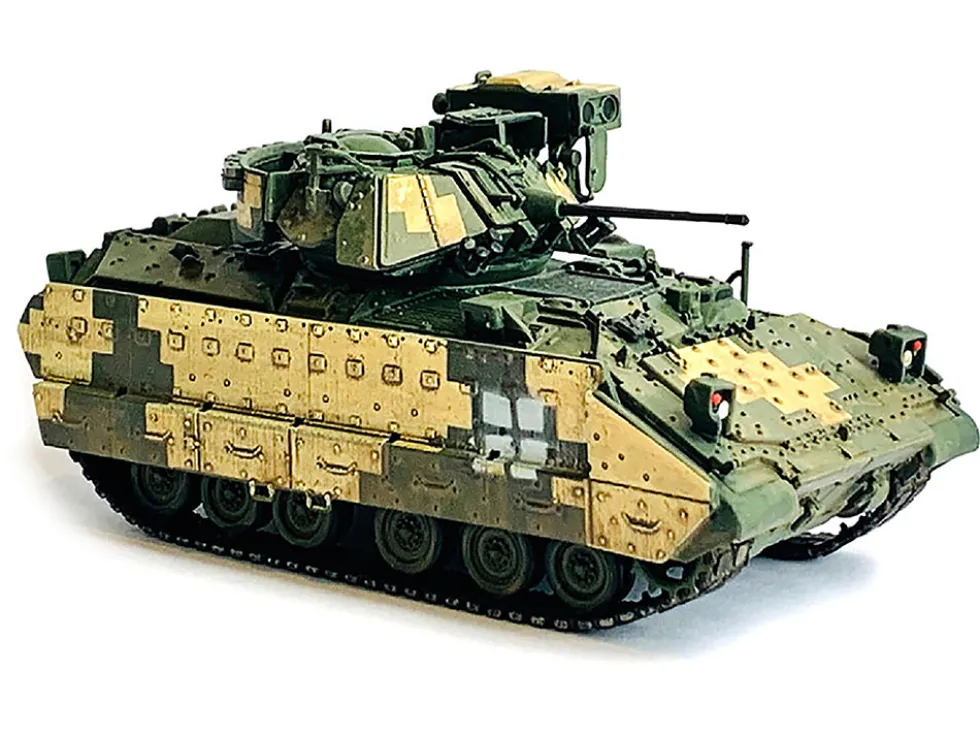 Ukraine M2A2 ODS Light Tank 3 Tone Camouflage NEO Dragon Armor Series 1/72 Plastic Model Dragon Models 63519