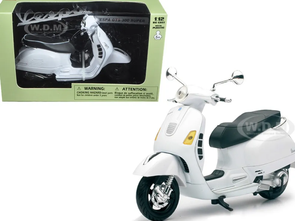 Vespa GTS 300 Super White Motorcycle 1/12 New Ray 57243B