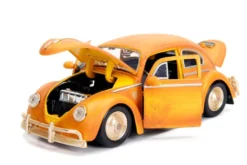 Volkswagen Beetle Weathered Yellow Robot on Chassis Charlie Diecast Figurine Bumblebee 2018 Movie Transformers Series Hollywood Rides Series 1/24 Diecast Model Car Jada 30114